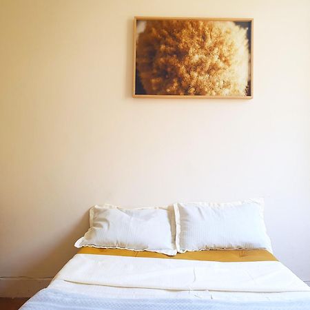 Quarto Casal Com Janela Casa Caramel Белу-Оризонти Экстерьер фото