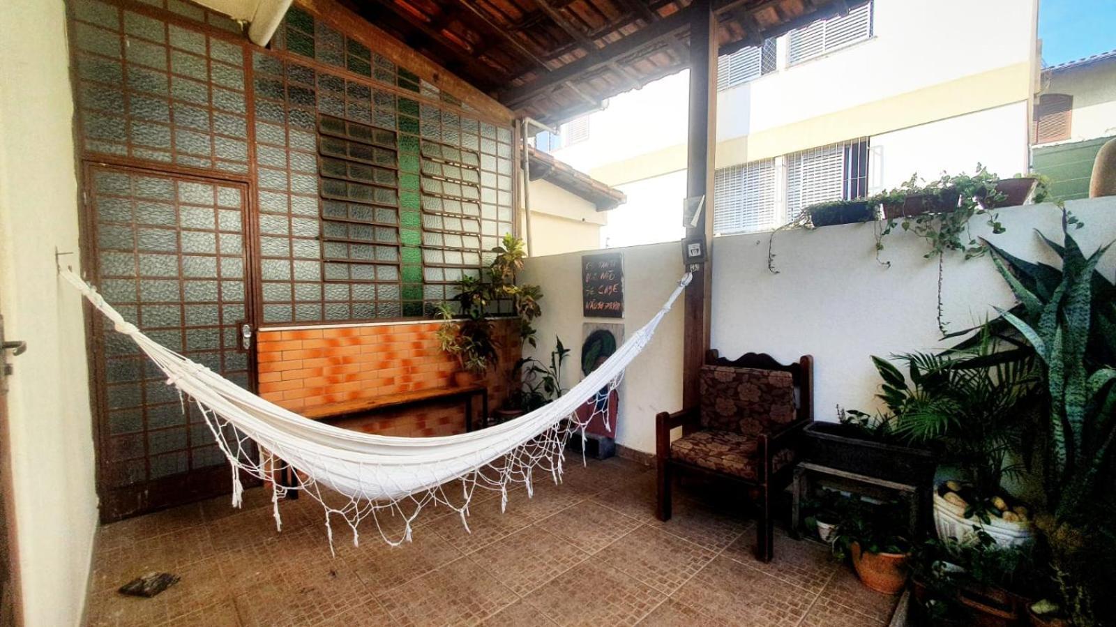 Quarto Casal Com Janela Casa Caramel Белу-Оризонти Экстерьер фото