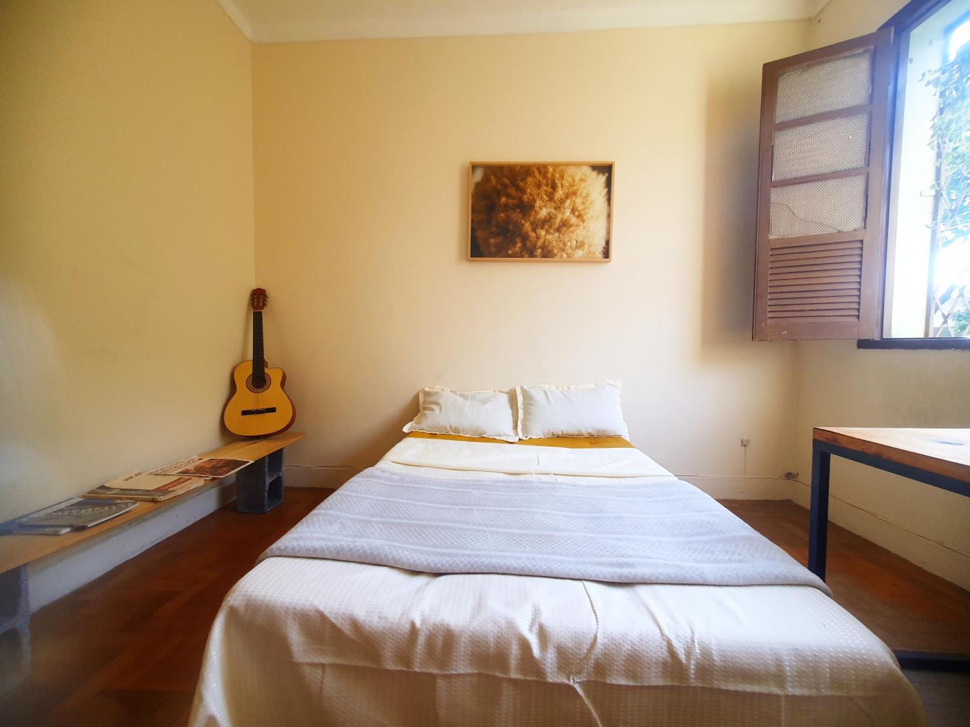 Quarto Casal Com Janela Casa Caramel Белу-Оризонти Экстерьер фото